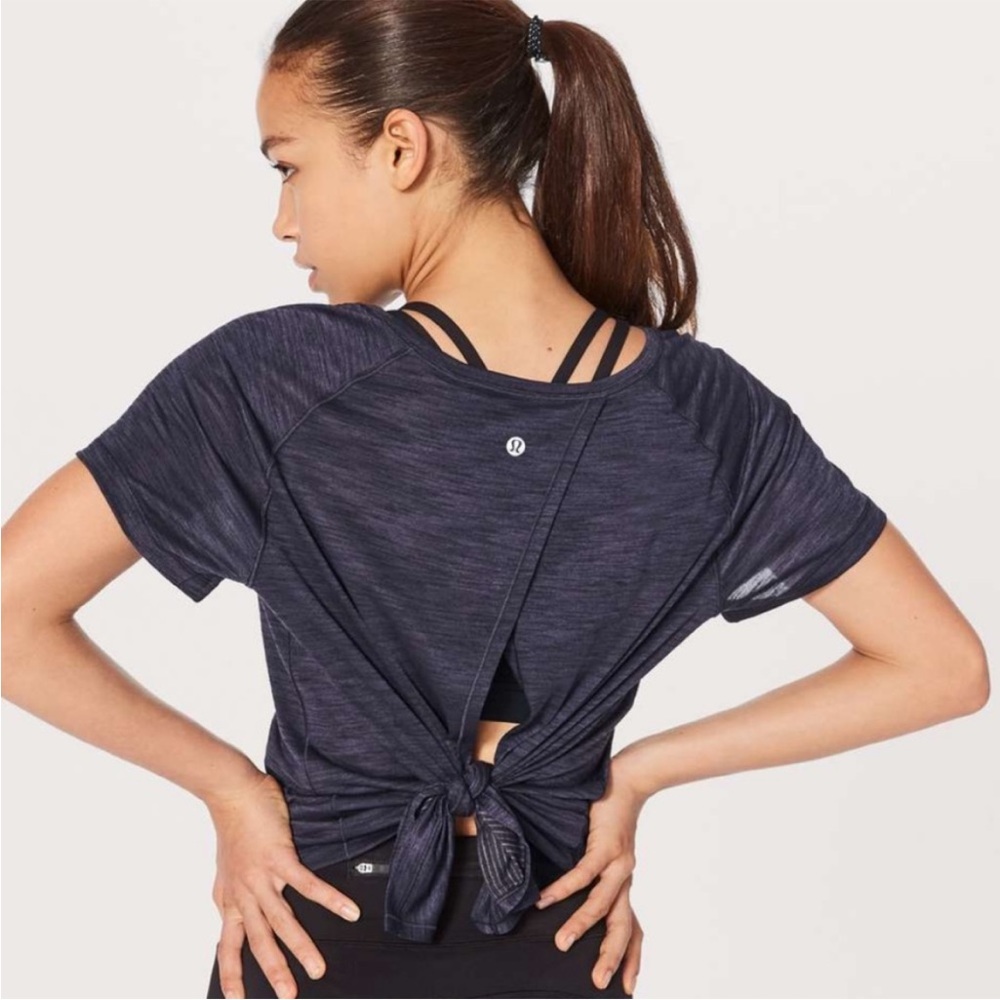 Lululemon Back in Action Short Sleeve Womens Open Back Shirt Heathered Viola sz?